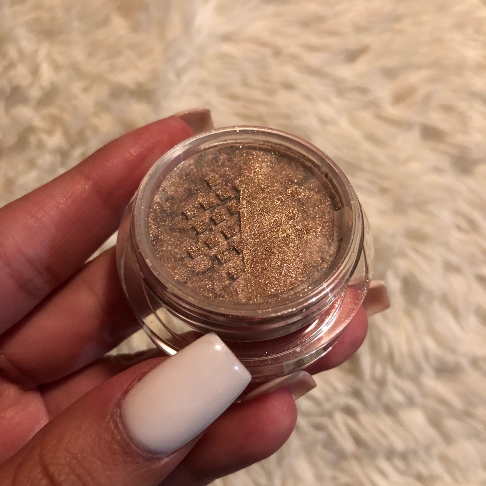 BURGUNDY CREAM SHADOW WITH GLITTER